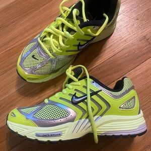 NEW Nike Air Pegasus 2005 Women's Shoes Volt/Metallic Silver size 6.5